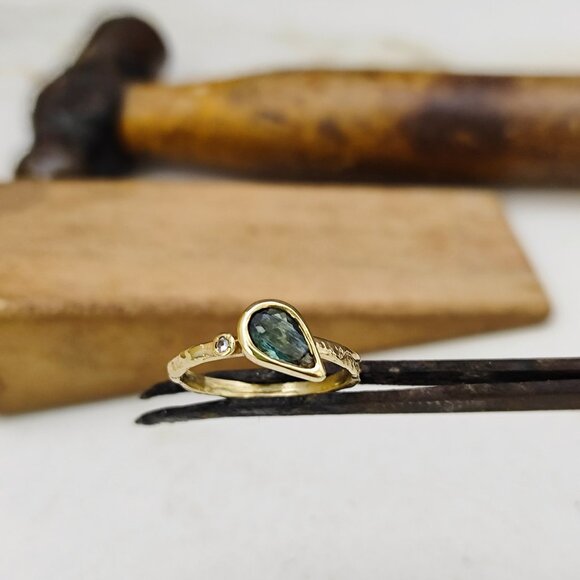 Gold ring. 14 Karat yellow gold with a Green Tourmaline and small Diamond. - Picture 3 of 14